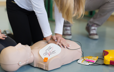 Reanimation and use of the automatic external defibrillator (AED)