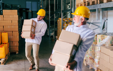 Lifting heavy objects and preventing (back) aches and pains